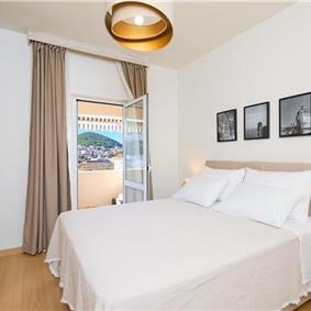 One Bedroom Apartment in Dubrovnik City with balcony and Parking, Sleeps 2-3